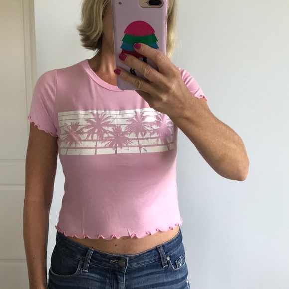 ♥️HOST PICK♥️Pink Palm Tree Print Cropped Shirt - Picture 2 of 8